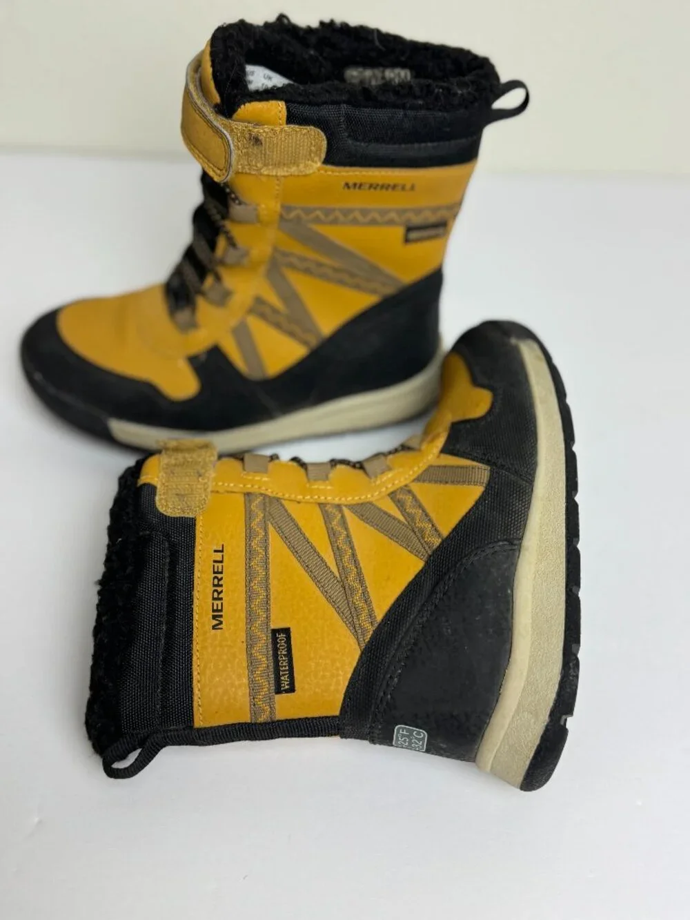 NIB Merrell Snow Boots Unisex Size 10  Like NEW